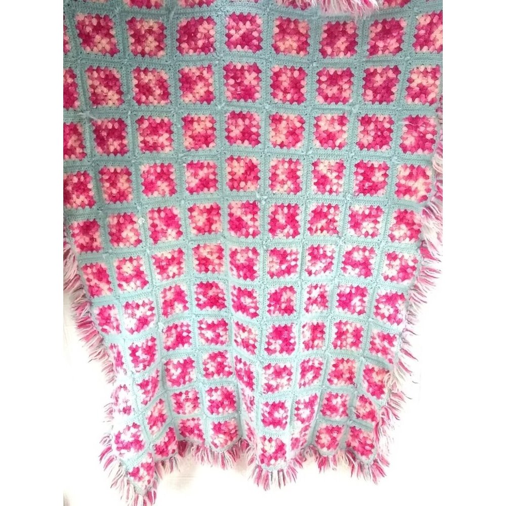 Vtg. Grandma baby afghan blanket blue fushia pink crochet 42"x56" (end fringe)